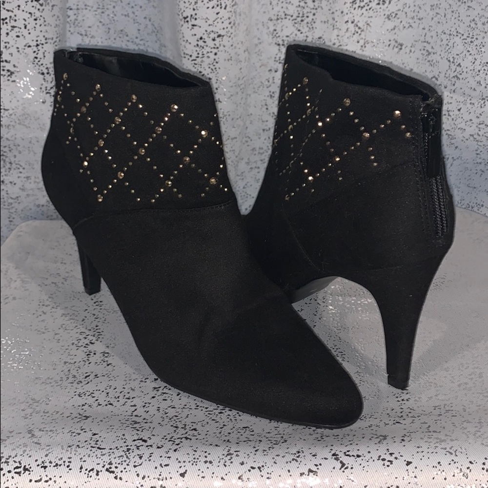 ⭐️BRAND NEW⭐️ IMPO Gold Studded Heeled Booties